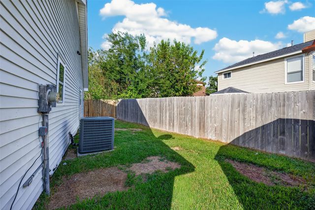 10523 Lands End Drive, Houston, TX 77099