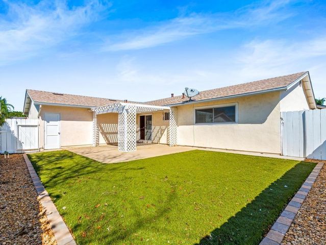 10020 Stanley Court, Santee, CA 92071