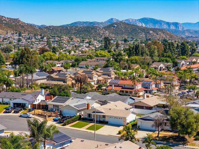 10020 Stanley Court, Santee, CA 92071