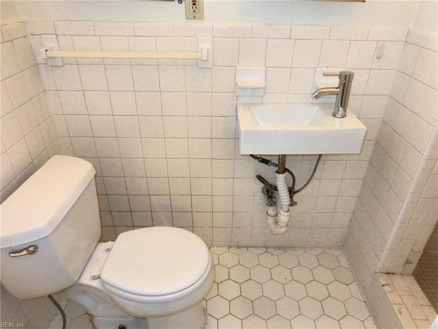 833 Westover Ave Apt 2, Norfolk, VA 23507