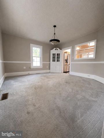 6 DELAWARE AVE, Delmar, DE 19940