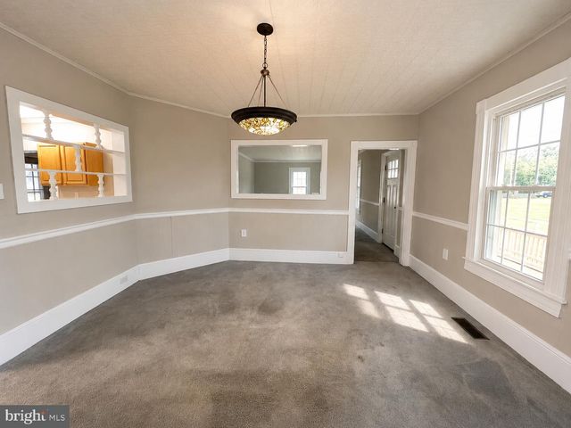 6 DELAWARE AVE, Delmar, DE 19940