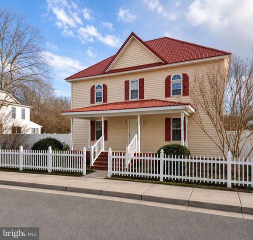 6 DELAWARE AVE, Delmar, DE 19940