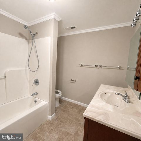 6 DELAWARE AVE, Delmar, DE 19940