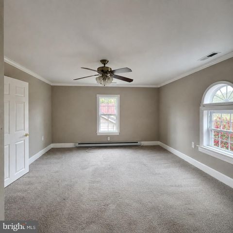 6 DELAWARE AVE, Delmar, DE 19940