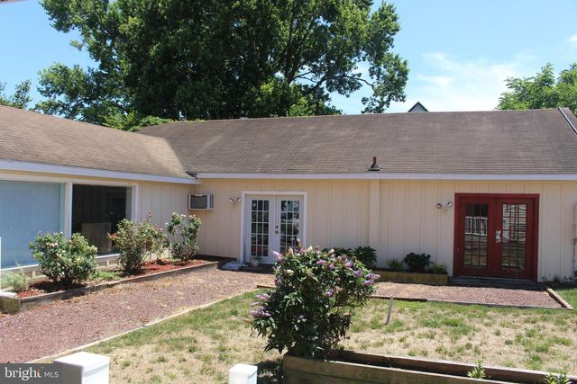 6 DELAWARE AVE, Delmar, DE 19940