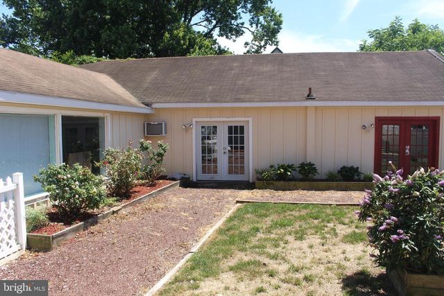 6 DELAWARE AVE, Delmar, DE 19940