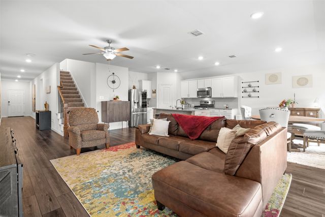 9200 S Field Lane, Arlington, TX 76002