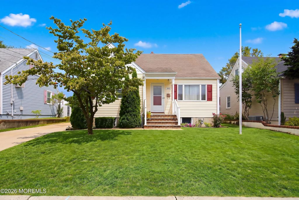180 Gabriel Terrace, South Amboy, NJ 08879