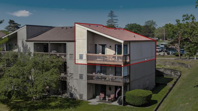 48 Oak Hill Colony 9, Fox Lake, IL 60020