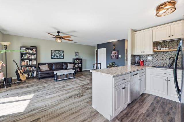 48 Oak Hill Colony 9, Fox Lake, IL 60020
