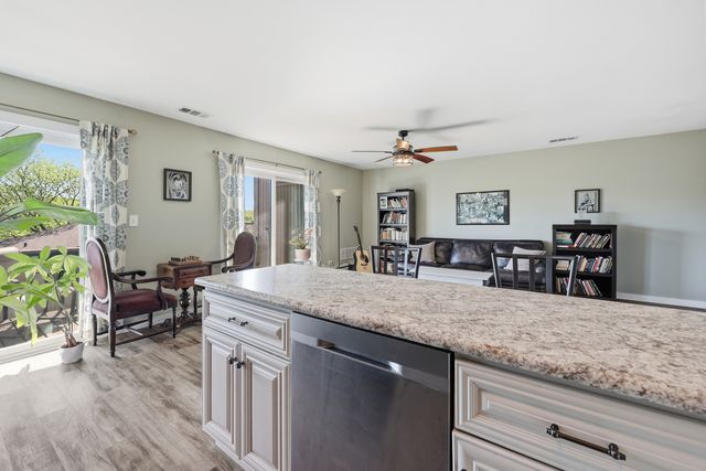 48 Oak Hill Colony 9, Fox Lake, IL 60020