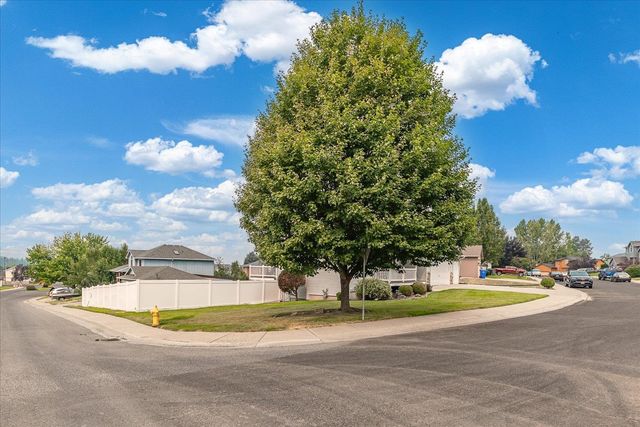 1103 N Fox Ridge Rd, Medical Lake, WA 99022