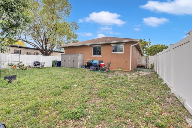 843 NW 7th St 843-845, Hallandale Beach, FL 33009