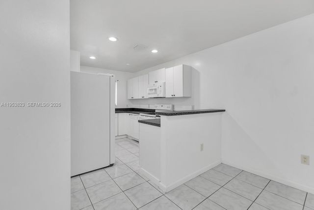 843 NW 7th St 843-845, Hallandale Beach, FL 33009