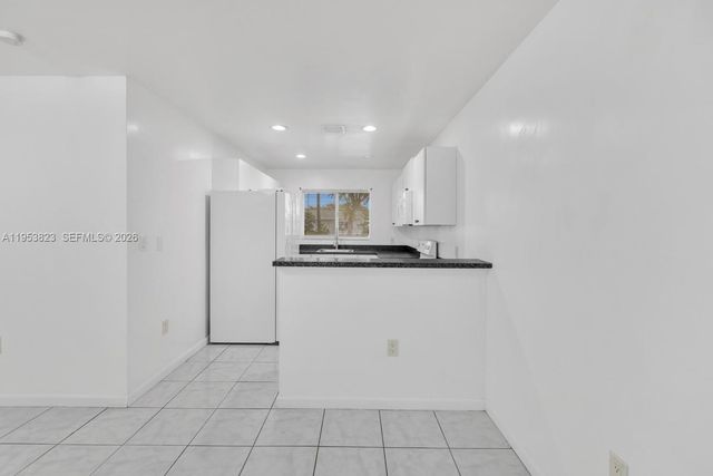 843 NW 7th St 843-845, Hallandale Beach, FL 33009