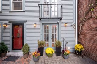 281 1/2 Main Street, Boston, MA 02129