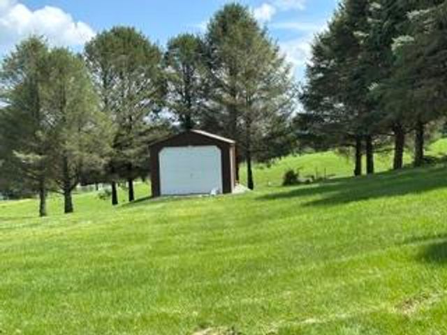 4545 Senny Court, New Tripoli, PA 18066