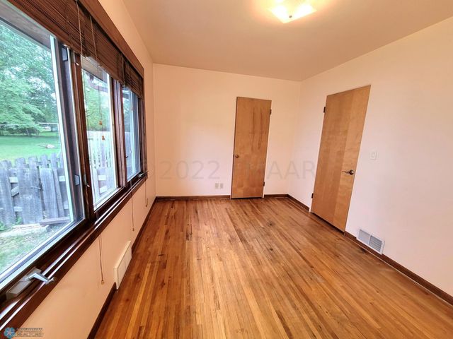 1328 10th Avenue S, Moorhead, MN 56560