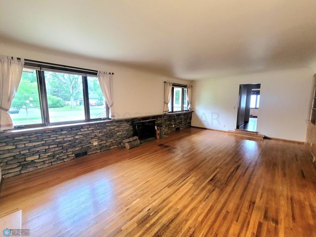 1328 10th Avenue S, Moorhead, MN 56560