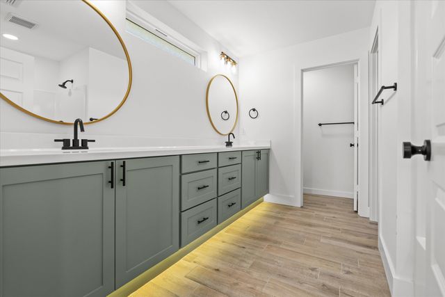 16513 Crossing Circle, Lindale, TX 75771