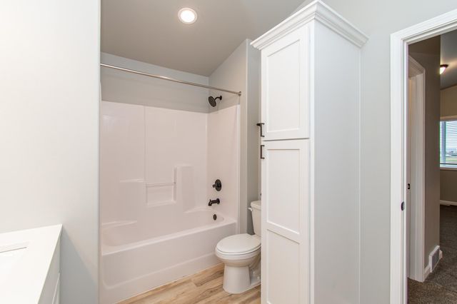 149 Pine Avenue, Mapleton, ND 58059