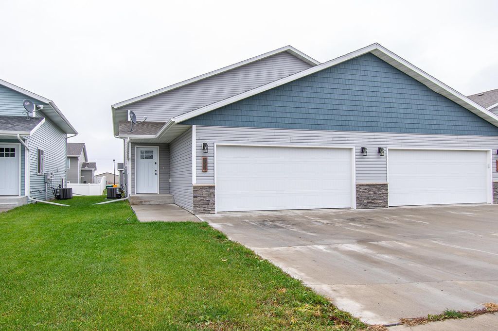 149 Pine Avenue, Mapleton, ND 58059