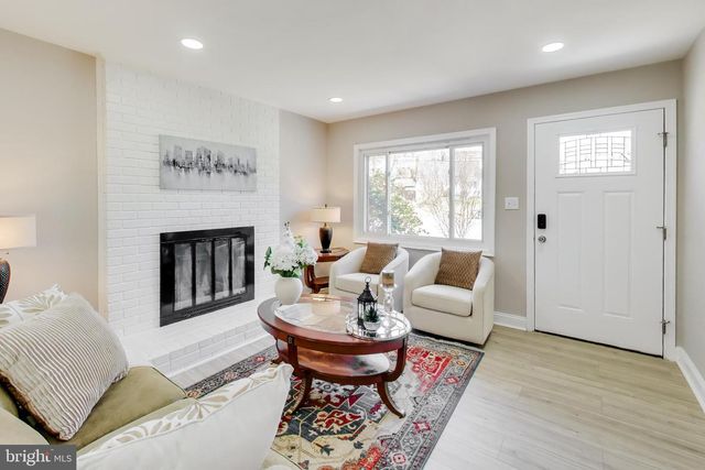 13206 STAGGS CT, Woodbridge, VA 22191