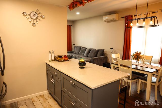 206 Arlington Drive, Fords, NJ 08863