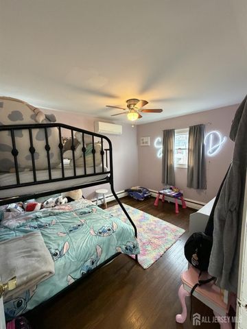 206 Arlington Drive, Fords, NJ 08863