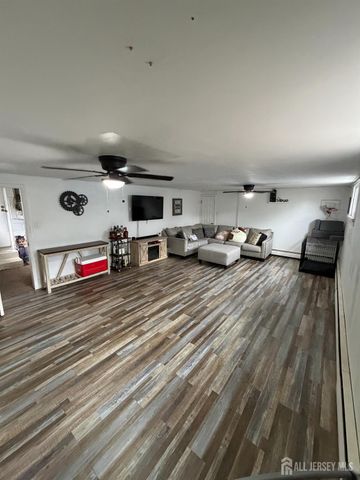 206 Arlington Drive, Fords, NJ 08863