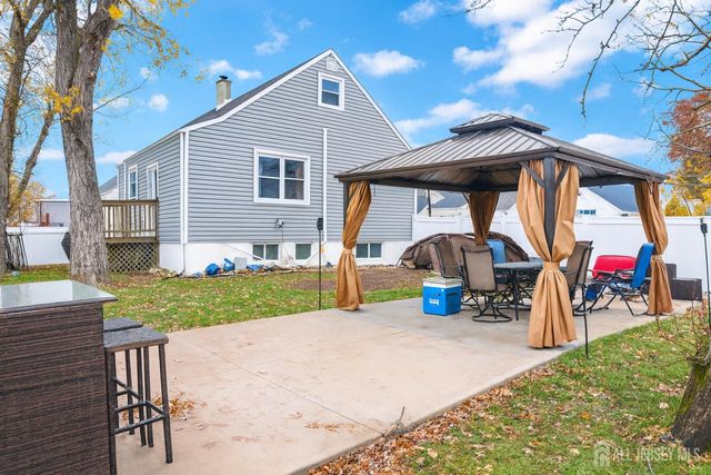 206 Arlington Drive, Fords, NJ 08863