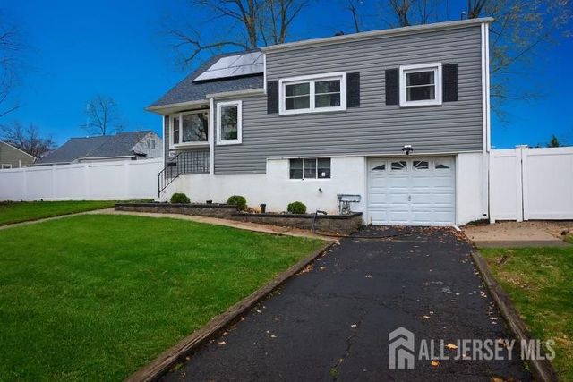 206 Arlington Drive, Fords, NJ 08863