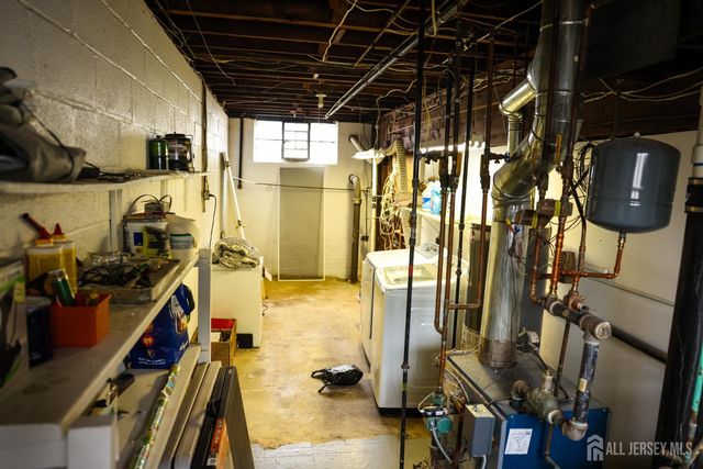 206 Arlington Drive, Fords, NJ 08863