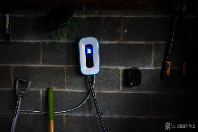 206 Arlington Drive, Fords, NJ 08863