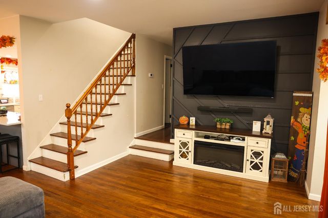 206 Arlington Drive, Fords, NJ 08863