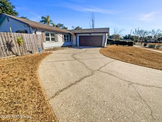 6065 CAPRICE Drive, Jacksonville, FL 32244
