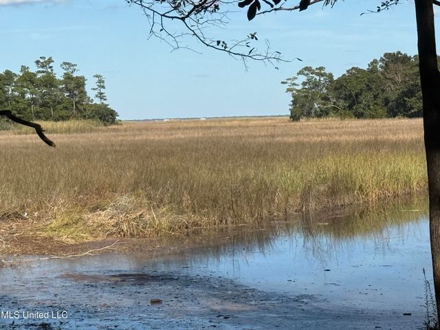 1210 Delapointe Drive, Gautier, MS 39553