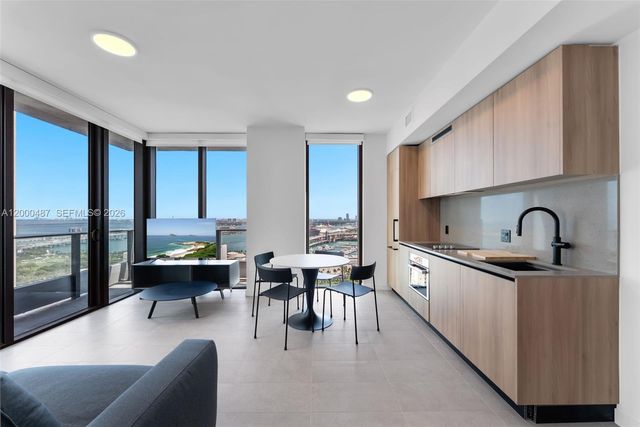 121 NE 5 ST 3112, Miami, FL 33132