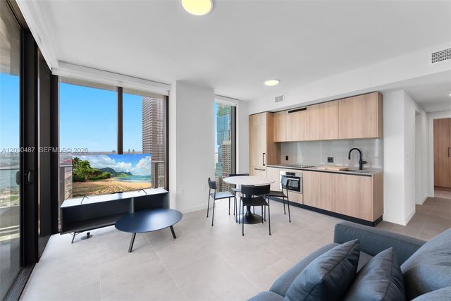 121 NE 5 ST 3112, Miami, FL 33132