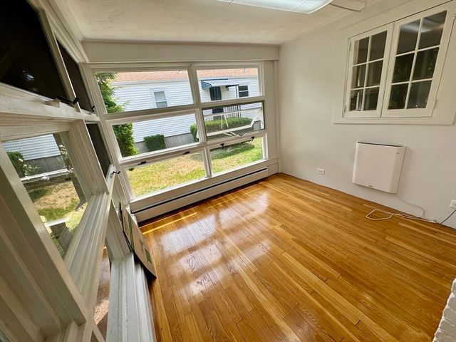 89 Stanley Rd SF, Newton, MA 02468