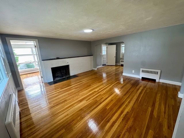89 Stanley Rd SF, Newton, MA 02468