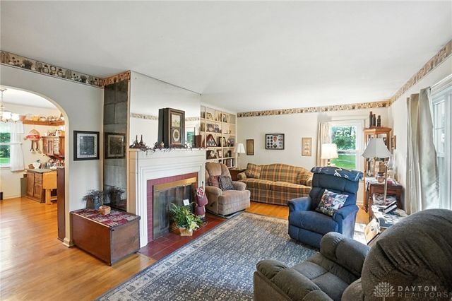 2064 Fairfield Pike, Springfield, OH 45502