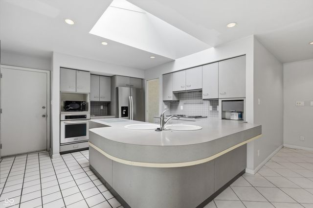 410 Beechview Lane, Indianapolis, IN 46217