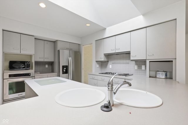 410 Beechview Lane, Indianapolis, IN 46217