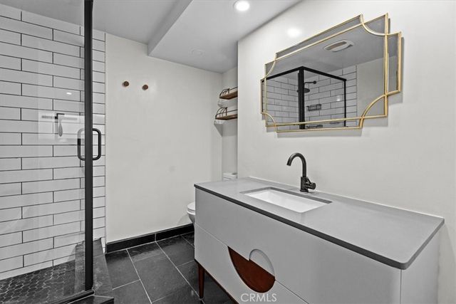 6752 Hillpark 303, Los Angeles, CA 90068