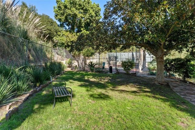 6752 Hillpark 303, Los Angeles, CA 90068