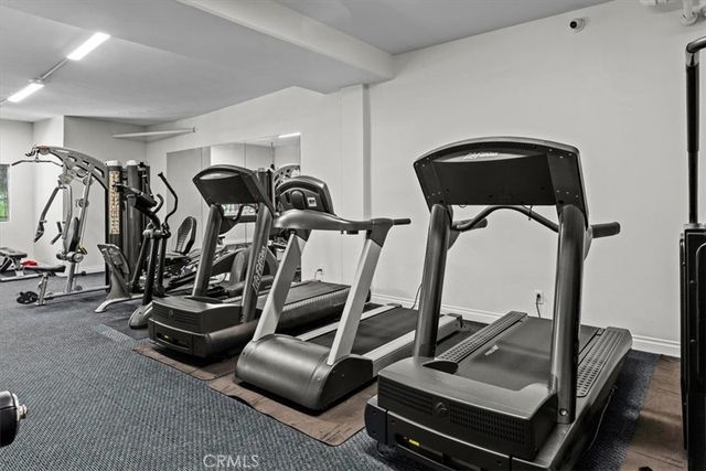 6752 Hillpark 303, Los Angeles, CA 90068