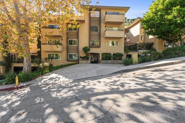 6752 Hillpark 303, Los Angeles, CA 90068