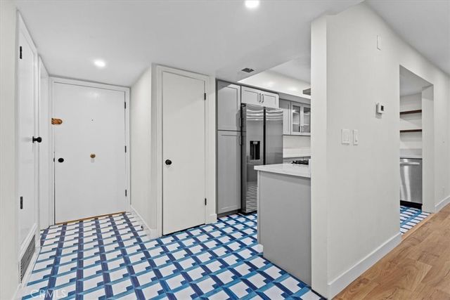 6752 Hillpark 303, Los Angeles, CA 90068